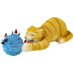 Holidayana HOME GOODS Cat And Yarn Gnome Deterrent